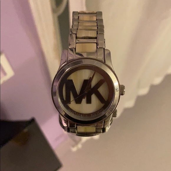 MICHAEL KORS WATCH - Picture 1 of 2